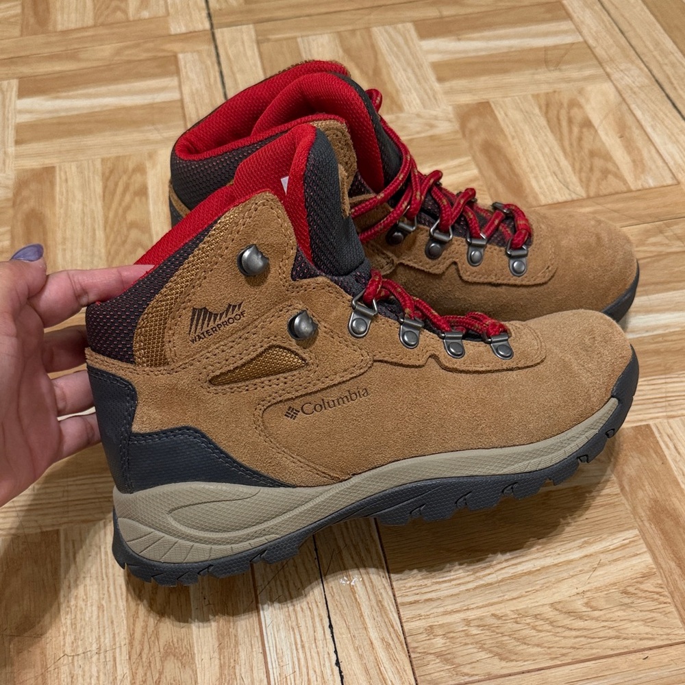 Columbia Newton Ridge Plus Waterproof Amped